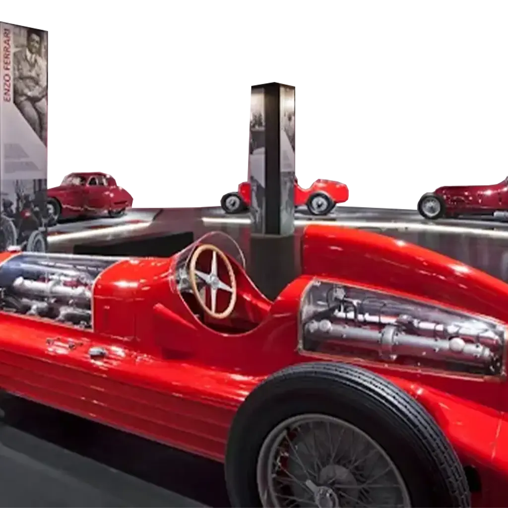 Erkunde mit uns eines der Hochburgen italienischer Ingenieurskunst und tauche ein, in die impo­sante Designleiden­schaft des italienischen Fahrzeug­baus.