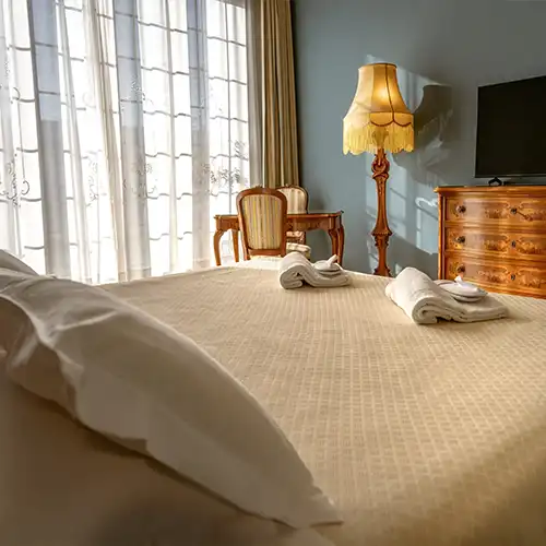 Hotel-4-Sterne-Pavia-Zimmer